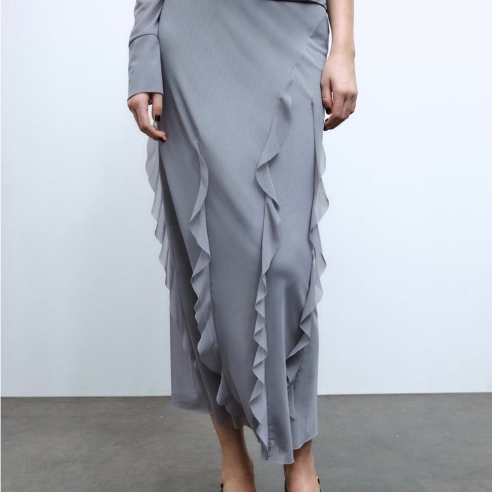 Zara gray tulle skirt